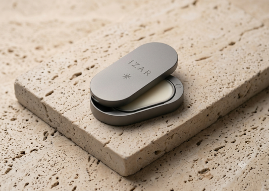 Boîtier IZAR titane mat pour parfum solide rechargeable